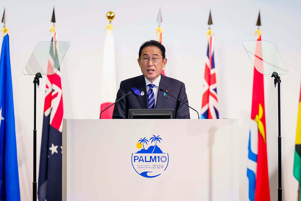 Prime Minister Kishida addressing at the closing session of at the 10th Pacific Islands Leaders Meeting (PALM10).